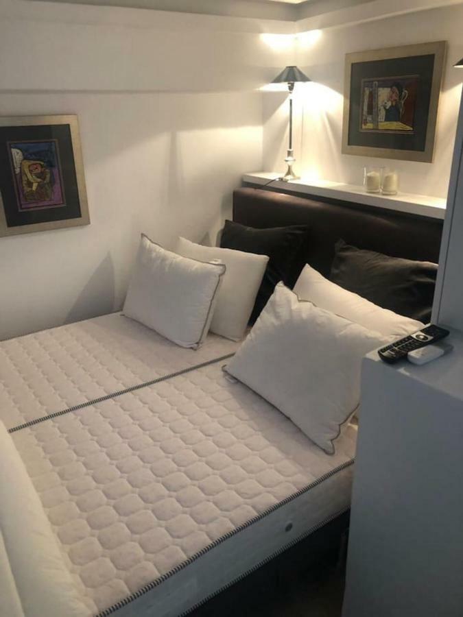 Anemomilos Jacuzzi Suite Corfu  Esterno foto