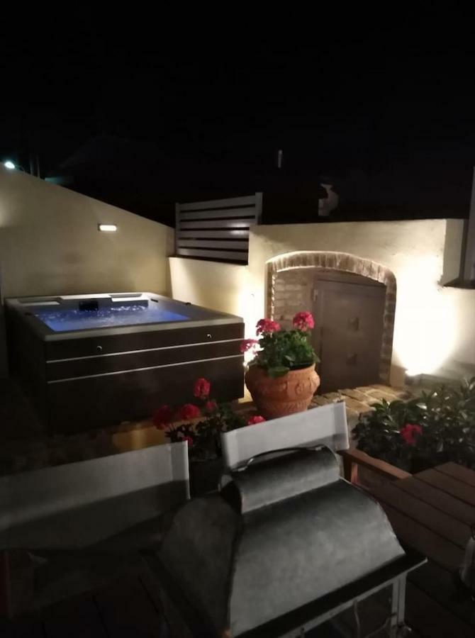 Anemomilos Jacuzzi Suite Corfu  Esterno foto